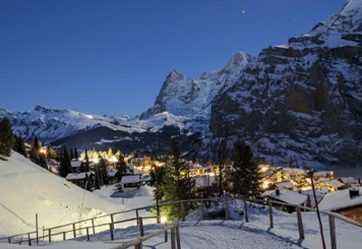 Night experience in winterland - evening hike Mürren