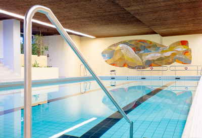 Fun and relaxation in the indoor swimming pool Meiringen