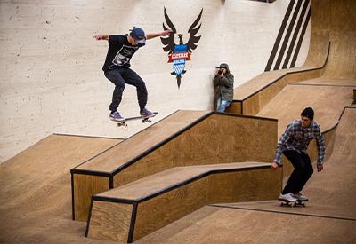 Le plaisir du skate sur 400 mètres carrés dans le Skatepark Haslital