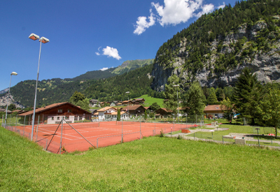 Tennis at the Eyetli sports facility in Lauterbrunnen