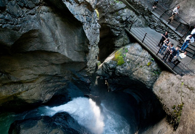 Chutes d’eau glaciaire du Trümmelbach à Lauterbrunnen – un phénomène unique en Europe